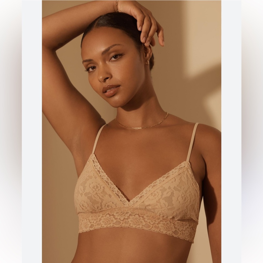 New ANTHROPOLOGIE NWOT Lace Triangle Bra